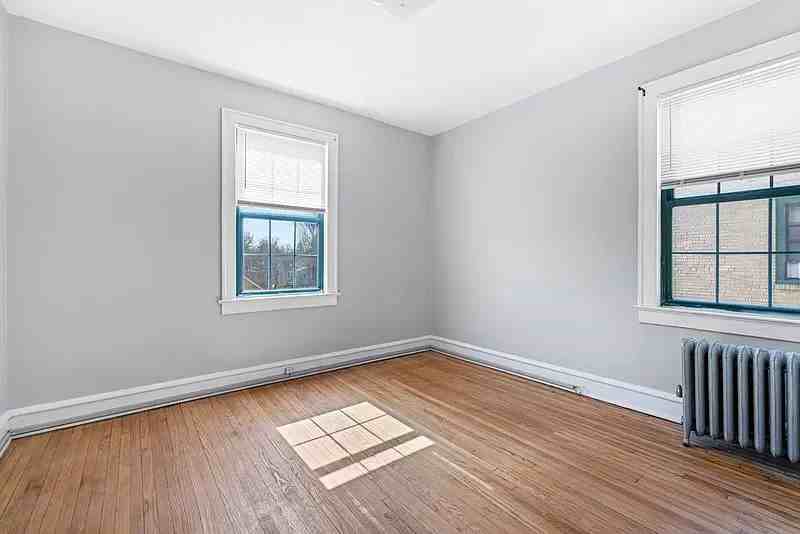 109 Chesnut st #4 - Photo 5 of 10