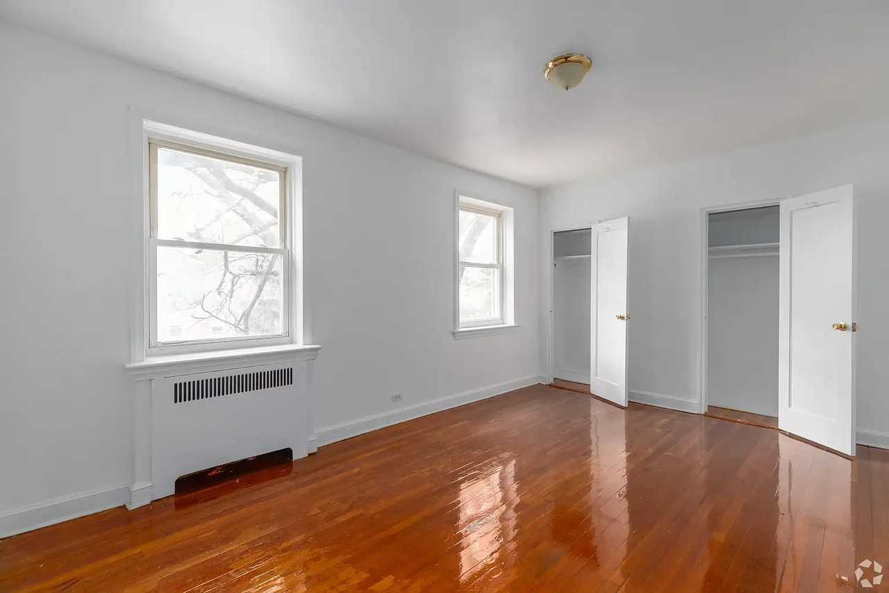 455 W State St - Photo 7 of 11
