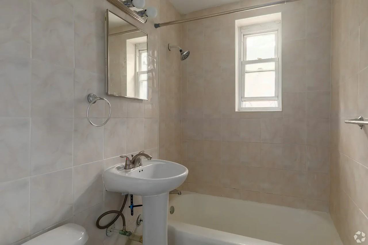 455 W State St #L3B - Photo 7 of 11