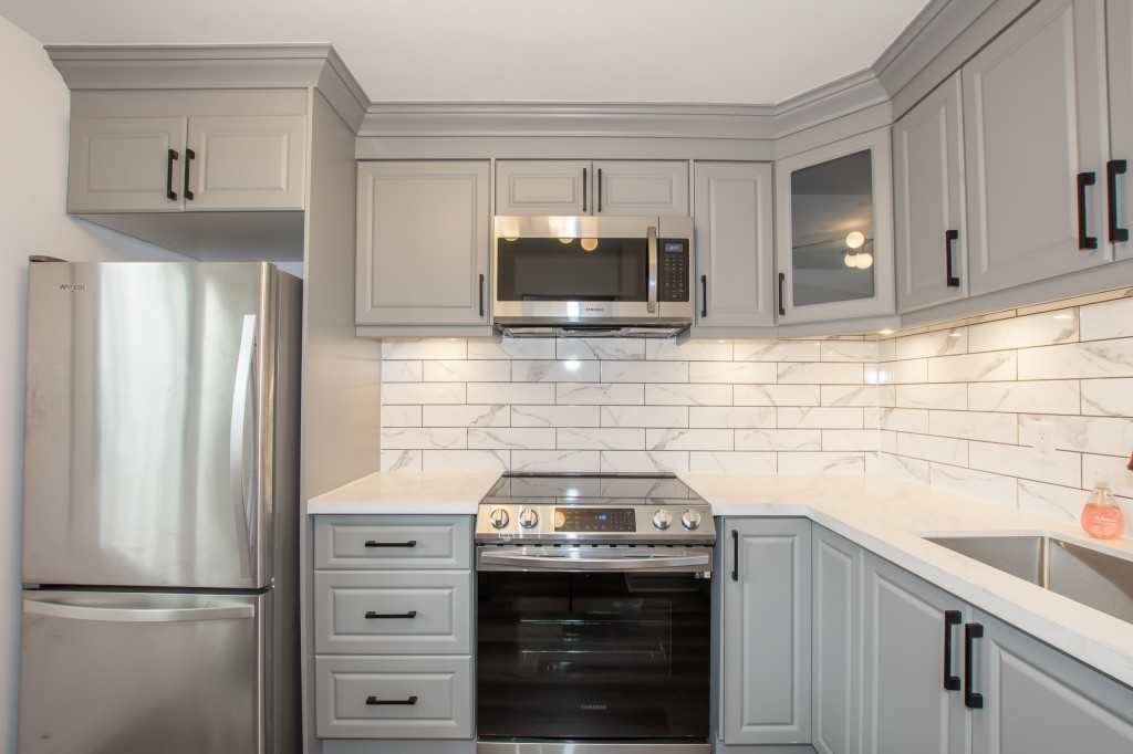 5815 Swayze Dr - Photo 2 of 20