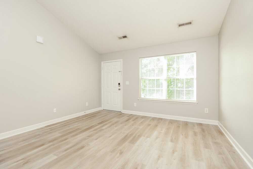 641 Belgium Dr - Photo 6 of 18