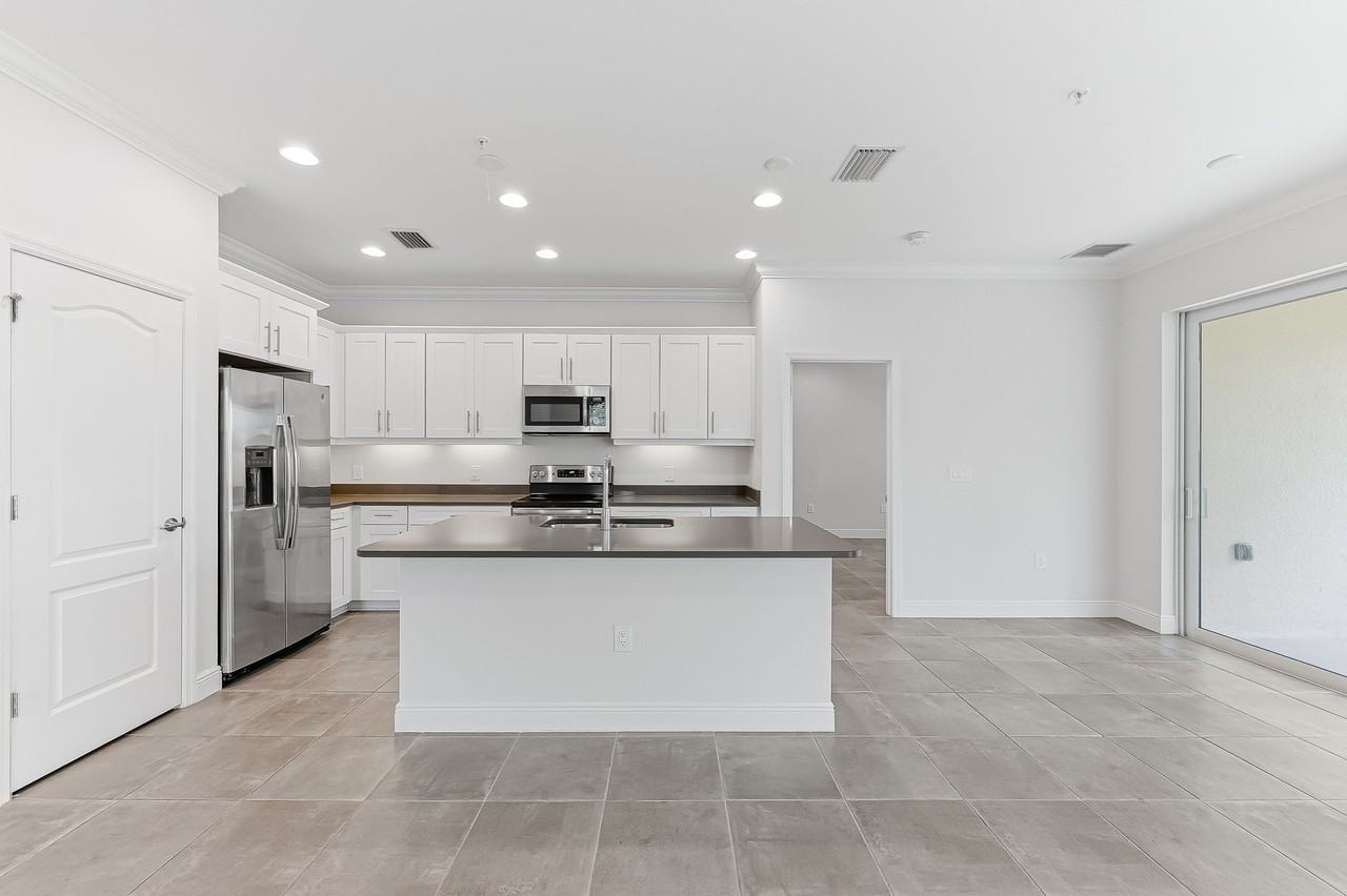 6969 Avalon Cir #1508 - Photo 5 of 34