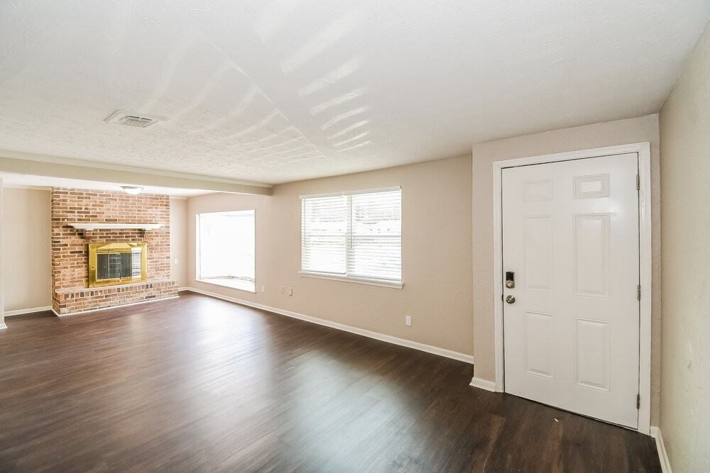 7563 Patrice Ct - Photo 3 of 19
