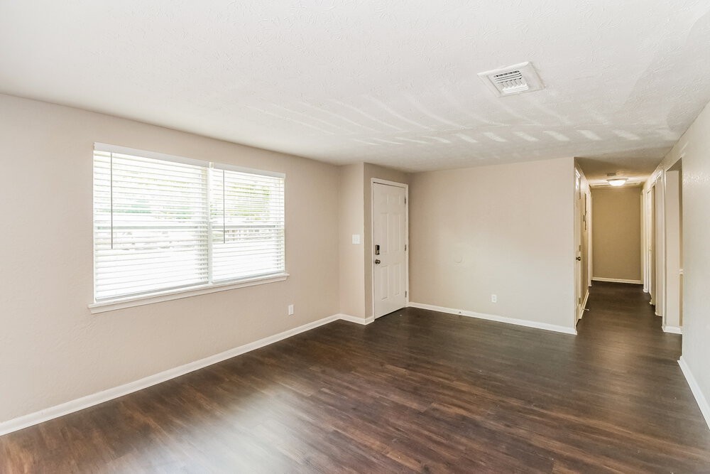 7563 Patrice Ct - Photo 6 of 19