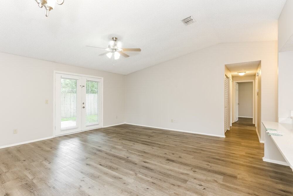 10752 Knottingby Dr - Photo 5 of 19