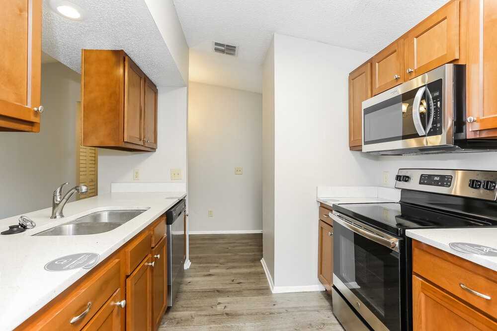 10752 Knottingby Dr - Photo 7 of 19