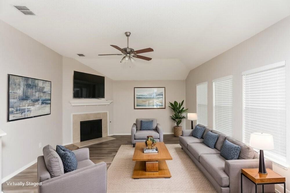 1203 Hampton Dr - Photo 7 of 20