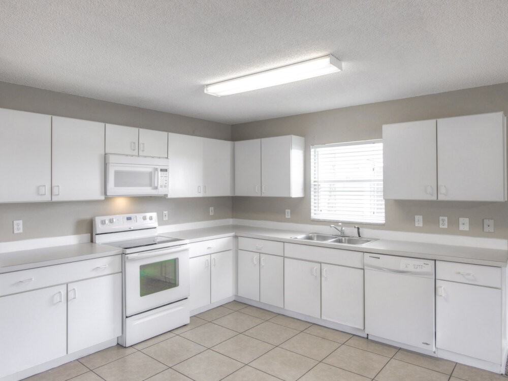12916 Los Alamitos Ct - Photo 5 of 15