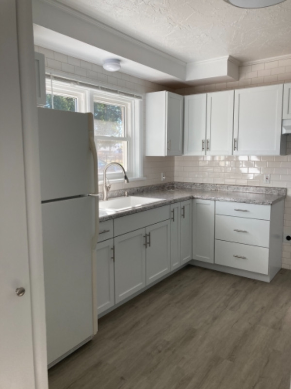 711 Summit St - Photo 3 of 11