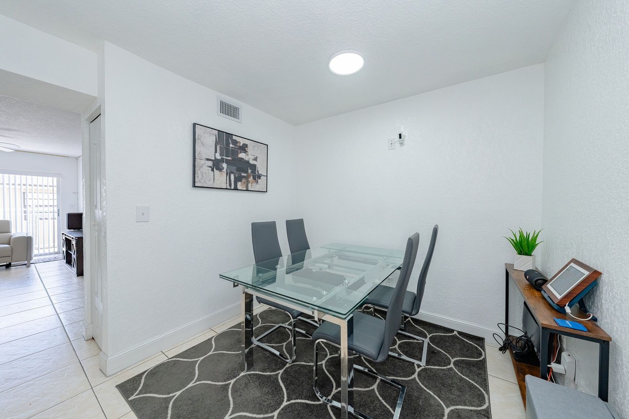 Montego Bay Apartments - Photo 3 of 14