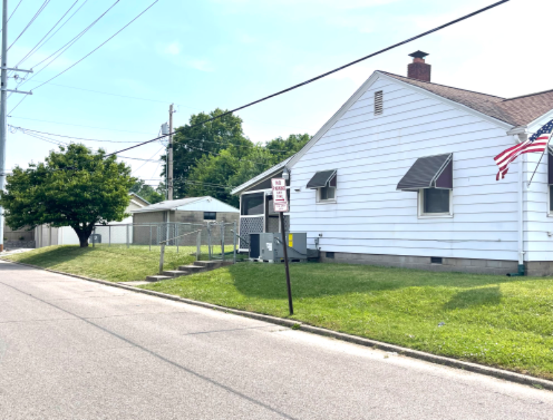 761 E Delaware St - Photo 3 of 21