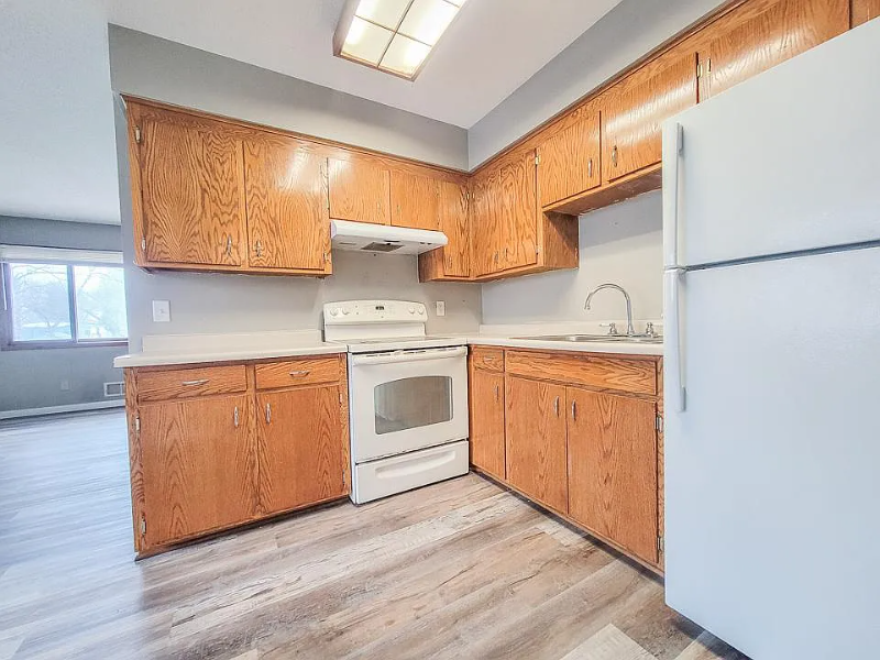 5723 Quincy St - Photo 7 of 17