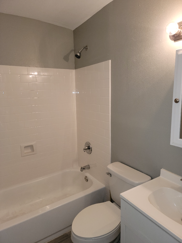 93 Elaine Dr - Photo 3 of 9