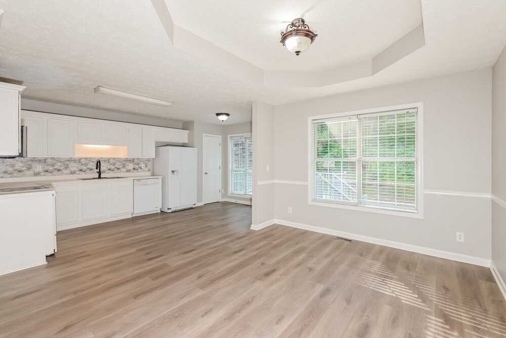9385 Eagles Landing Dr - Photo 7 of 25
