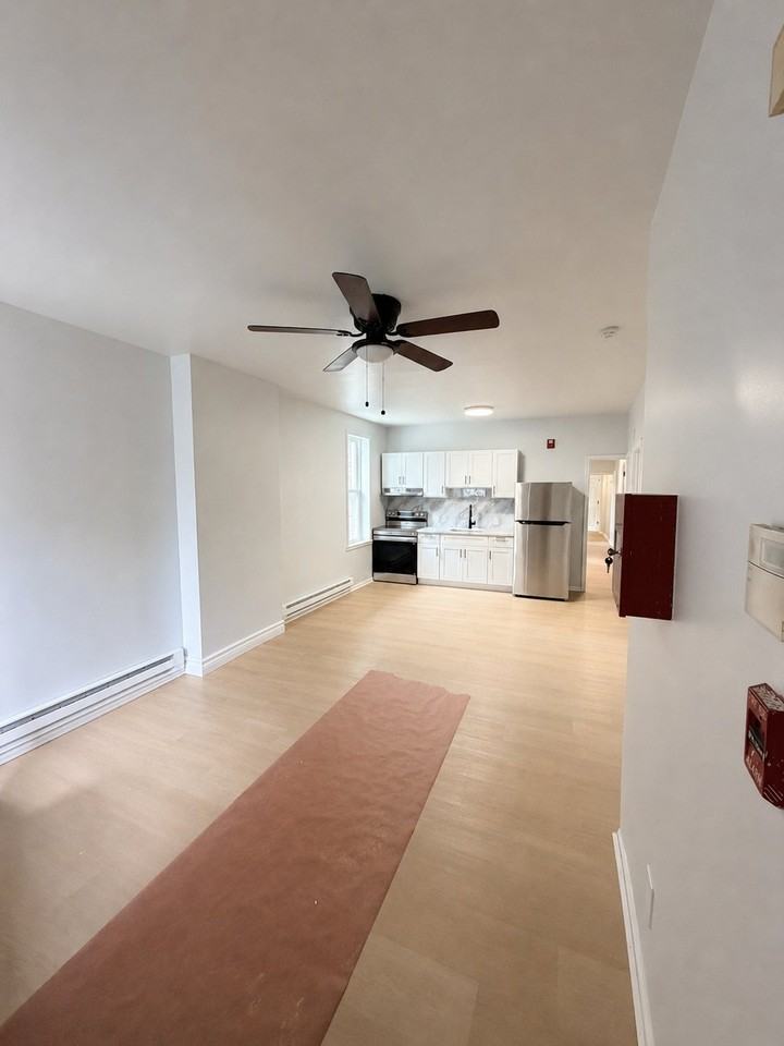 2126 N 16th St #1 - Photo 2 of 20