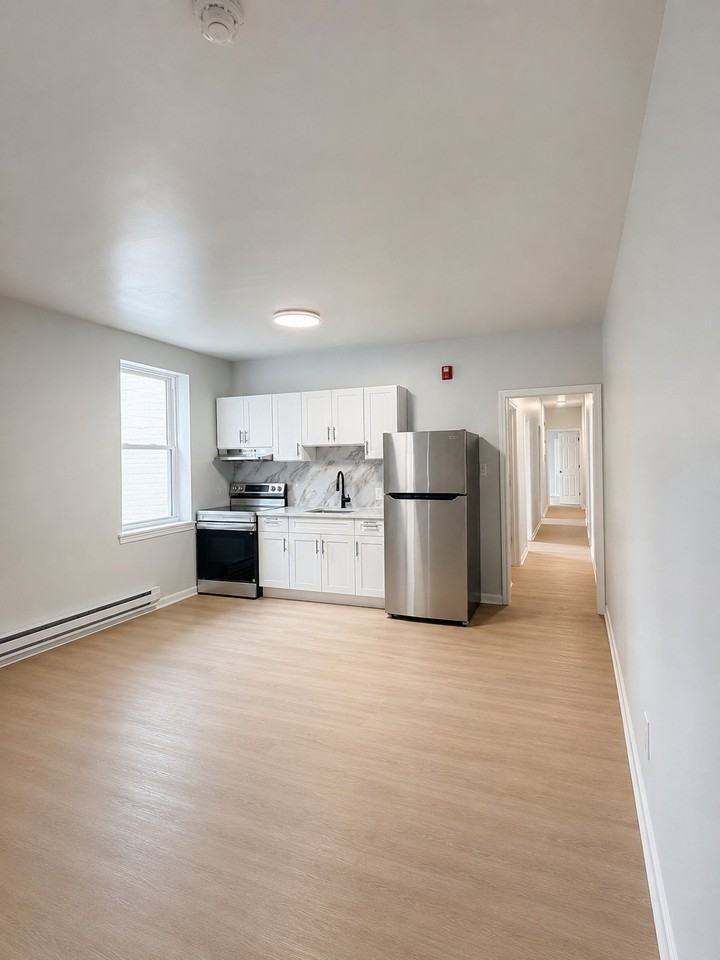 2126 N 16th St #1 - Photo 4 of 20