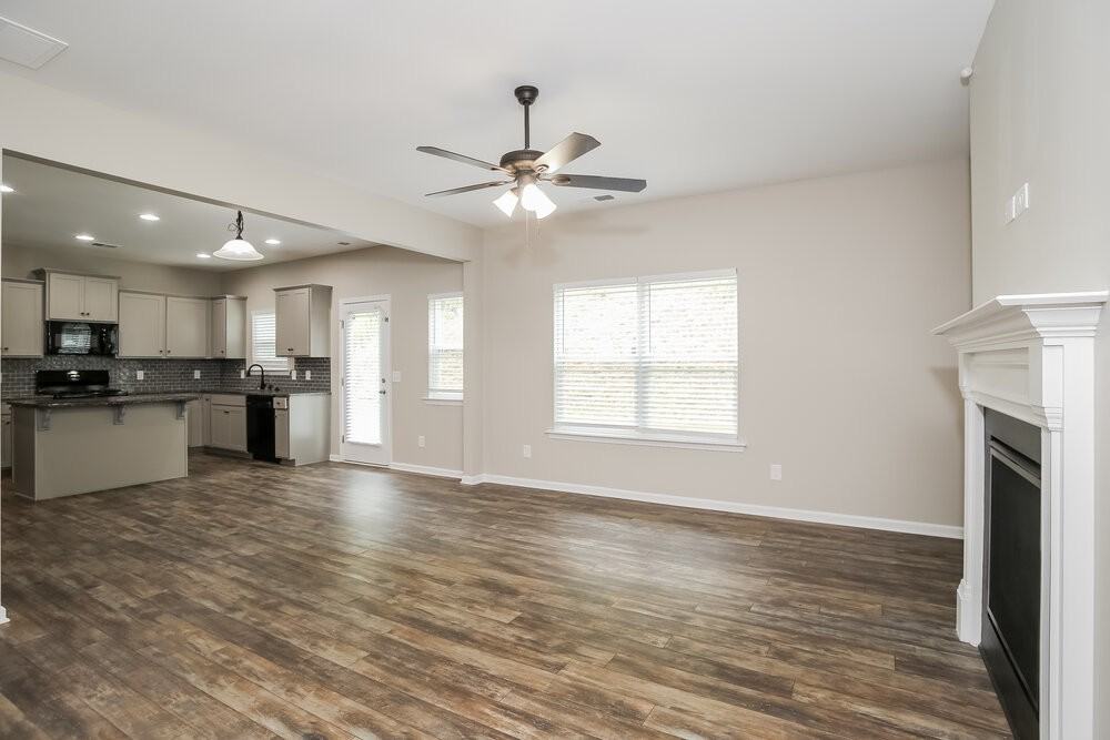214 Arbor Dr - Photo 5 of 20