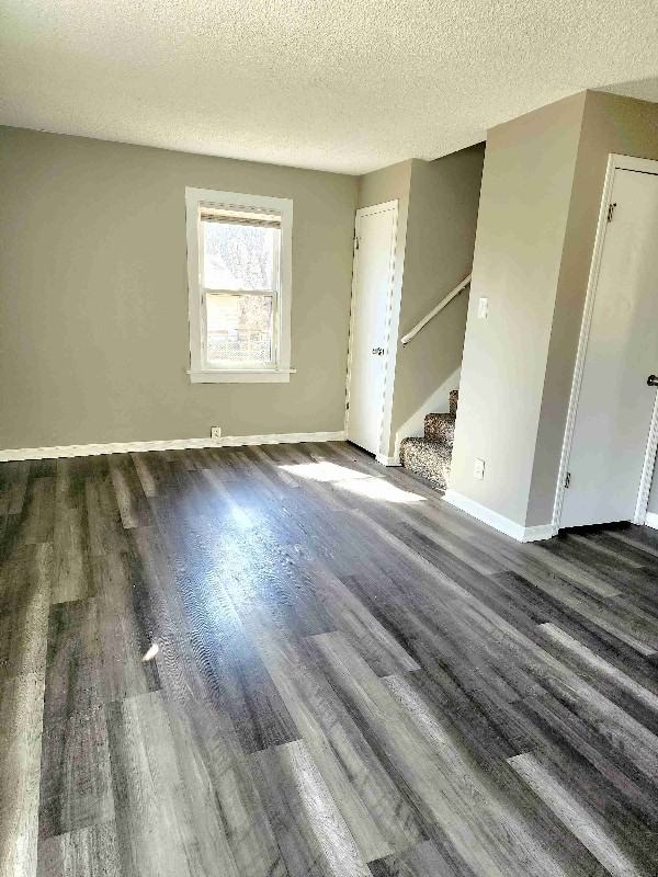 8004 Lydia Ave - Photo 4 of 12