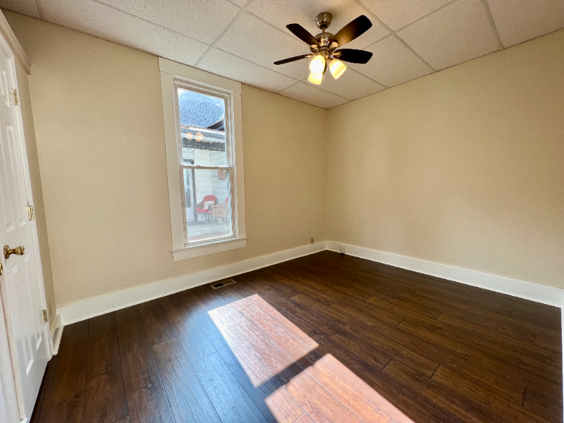 1813 E Elm St - Photo 4 of 16
