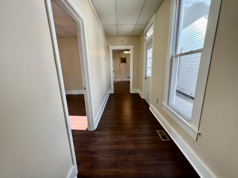 1813 E Elm St - Photo 5 of 16