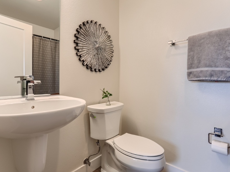 1581 Perry St - Photo 6 of 27
