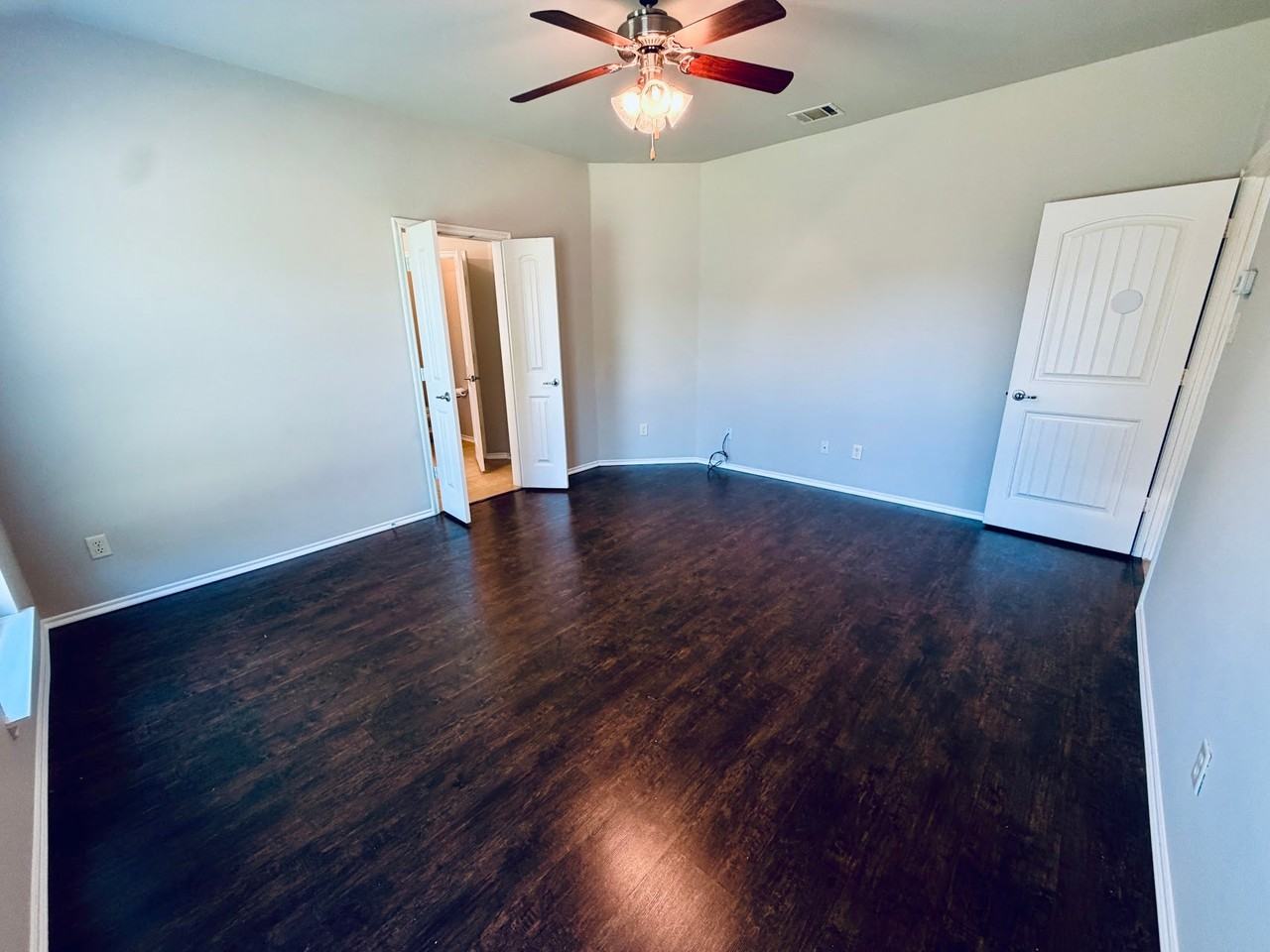 1810 Carol Ln - Photo 3 of 18