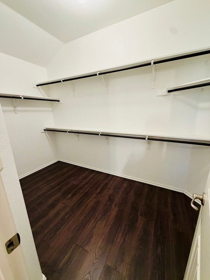 1810 Carol Ln - Photo 6 of 18