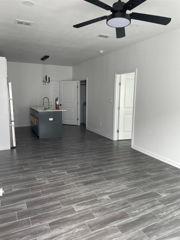 901 N Maryland St #1 - Photo 3 of 16