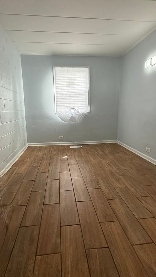 8635 S Ingleside Ave #1 - Photo 2 of 10