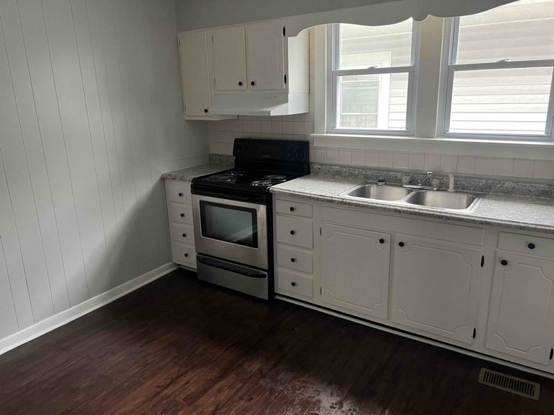 302 Mccoy St #3 - Photo 2 of 8
