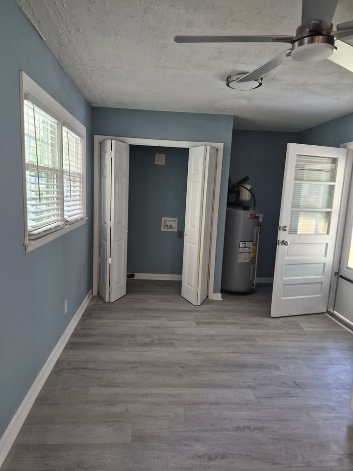 6241 Church St - Photo 4 of 11
