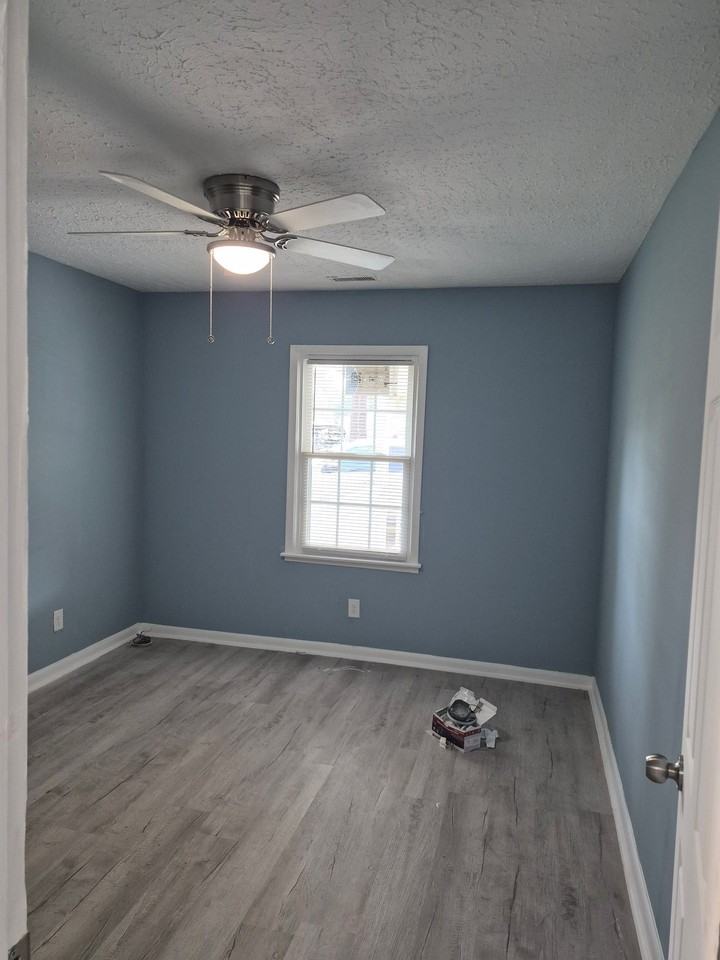 6241 Church St - Photo 7 of 11