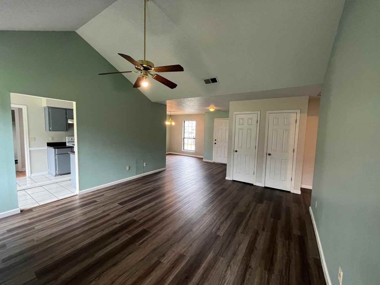 907 Primrose Ln - Photo 5 of 18