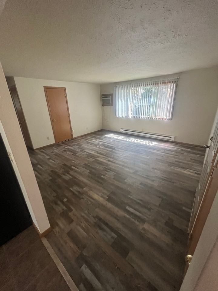 2411 S Grand Blvd #B3 - Photo 6 of 7
