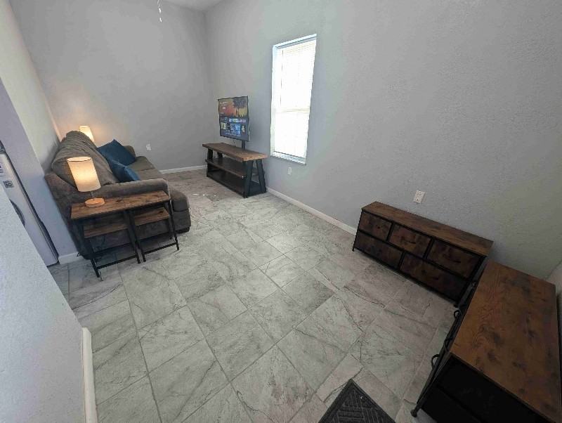 503 E 6th St - Photo 2 of 11