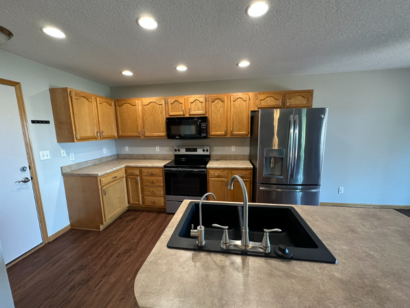 585 Se Crabapple Dr - Photo 4 of 20