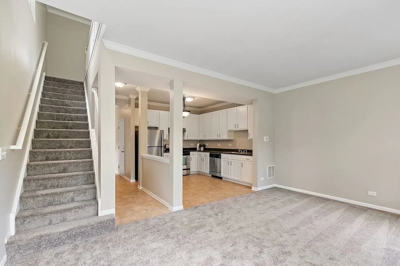2284 Flagstone Ln - Photo 5 of 19