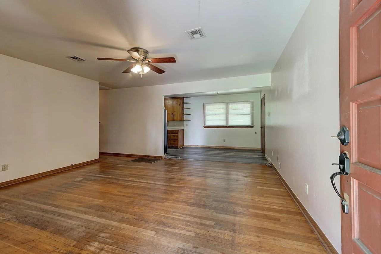 1306 Mckinley Ave - Photo 3 of 20