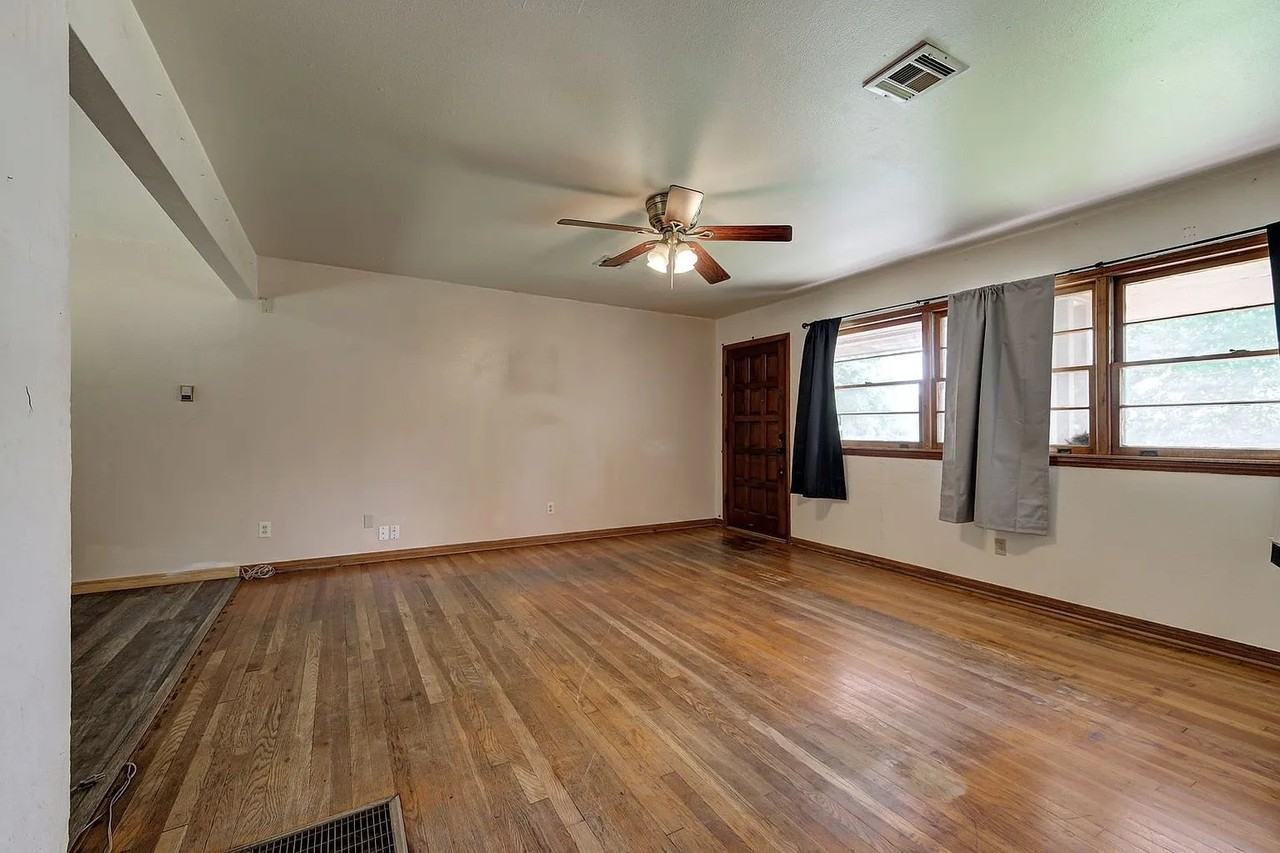 1306 Mckinley Ave - Photo 4 of 20