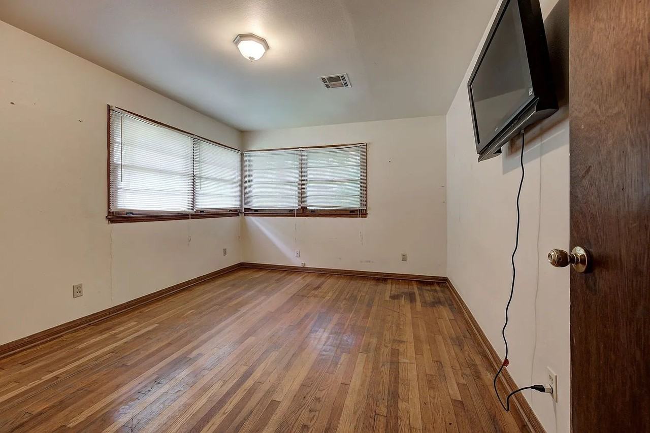 1306 Mckinley Ave - Photo 6 of 20