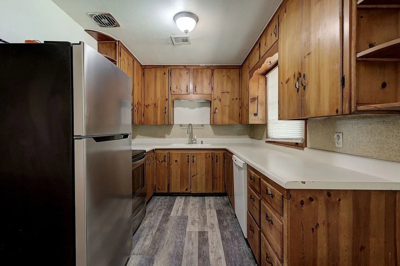 1306 Mckinley Ave - Photo 7 of 20