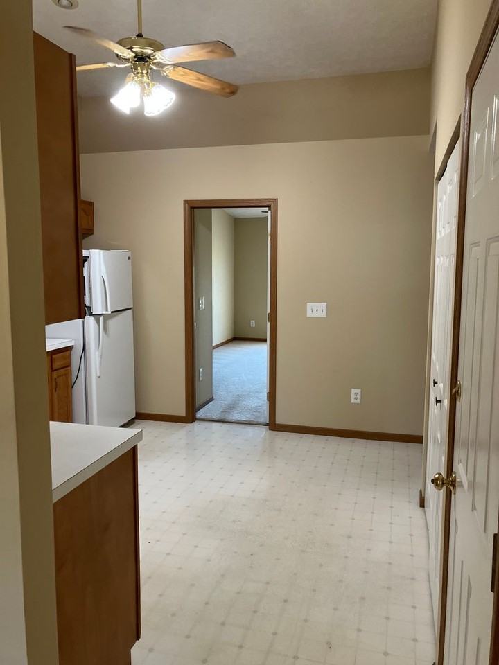 1340 Wayne St - Photo 5 of 14