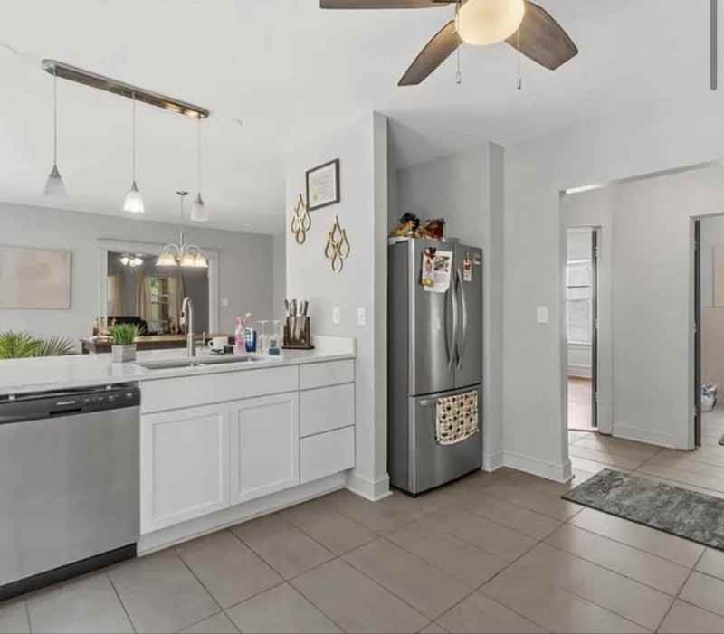 748 N 34th St - Photo 2 of 19