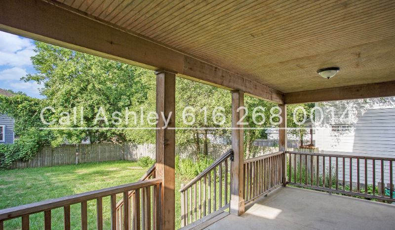 1032 Logan St Se - Photo 4 of 21