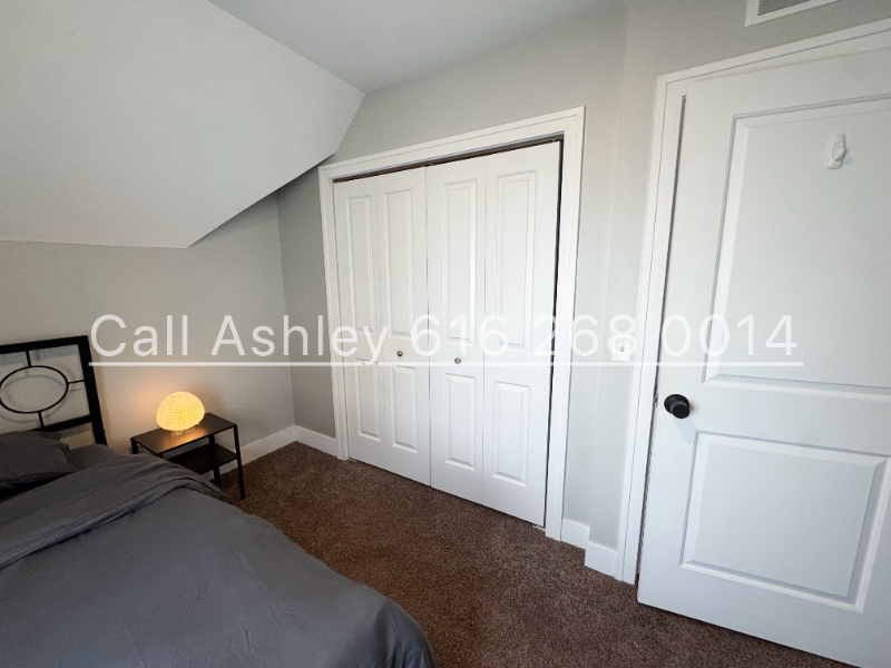 1032 Logan St Se - Photo 7 of 21