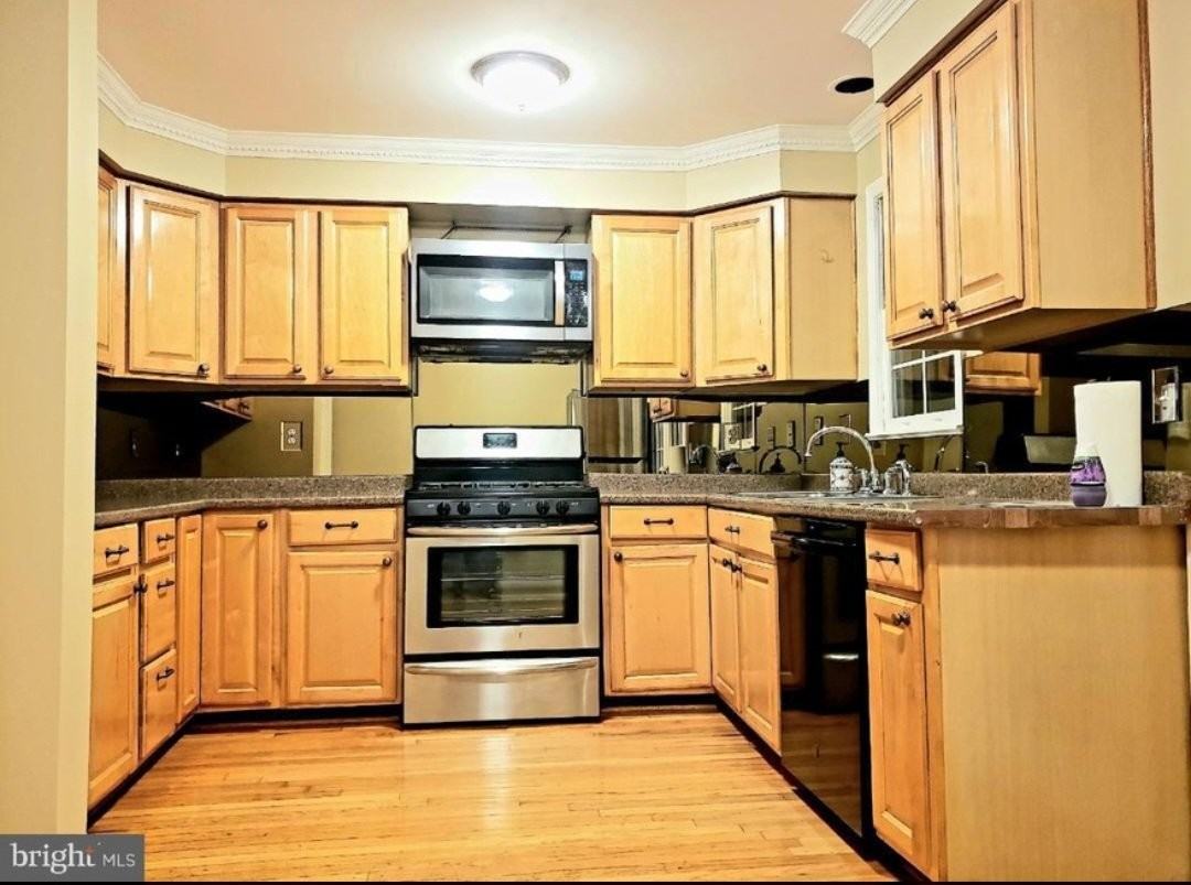 3001 Colonial Springs Ct - Photo 6 of 11