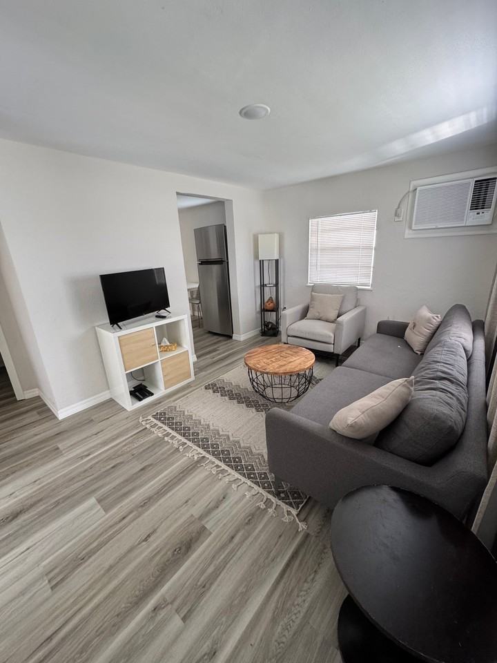 4911 43rd Ave N #A - Photo 5 of 14