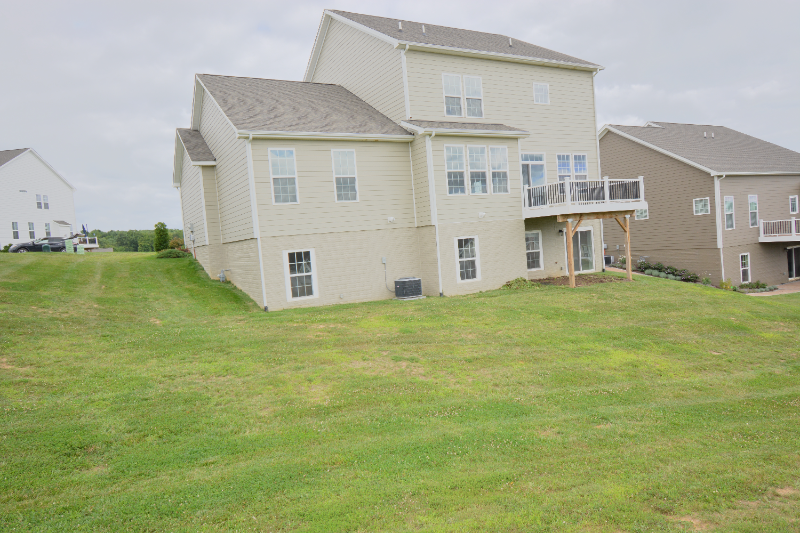 710 Jefferson Cir - Photo 4 of 44