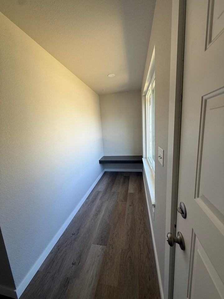 1809 N Regal St - Photo 2 of 11