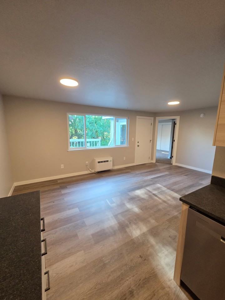 1809 N Regal St - Photo 7 of 11